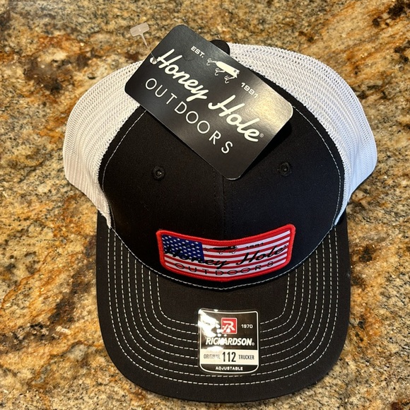 RICHARDSON NAVY WHITE EMBROIDERED Lure FlagTRUCKER HAT Honey Hole Outdoors - Picture 3 of 4